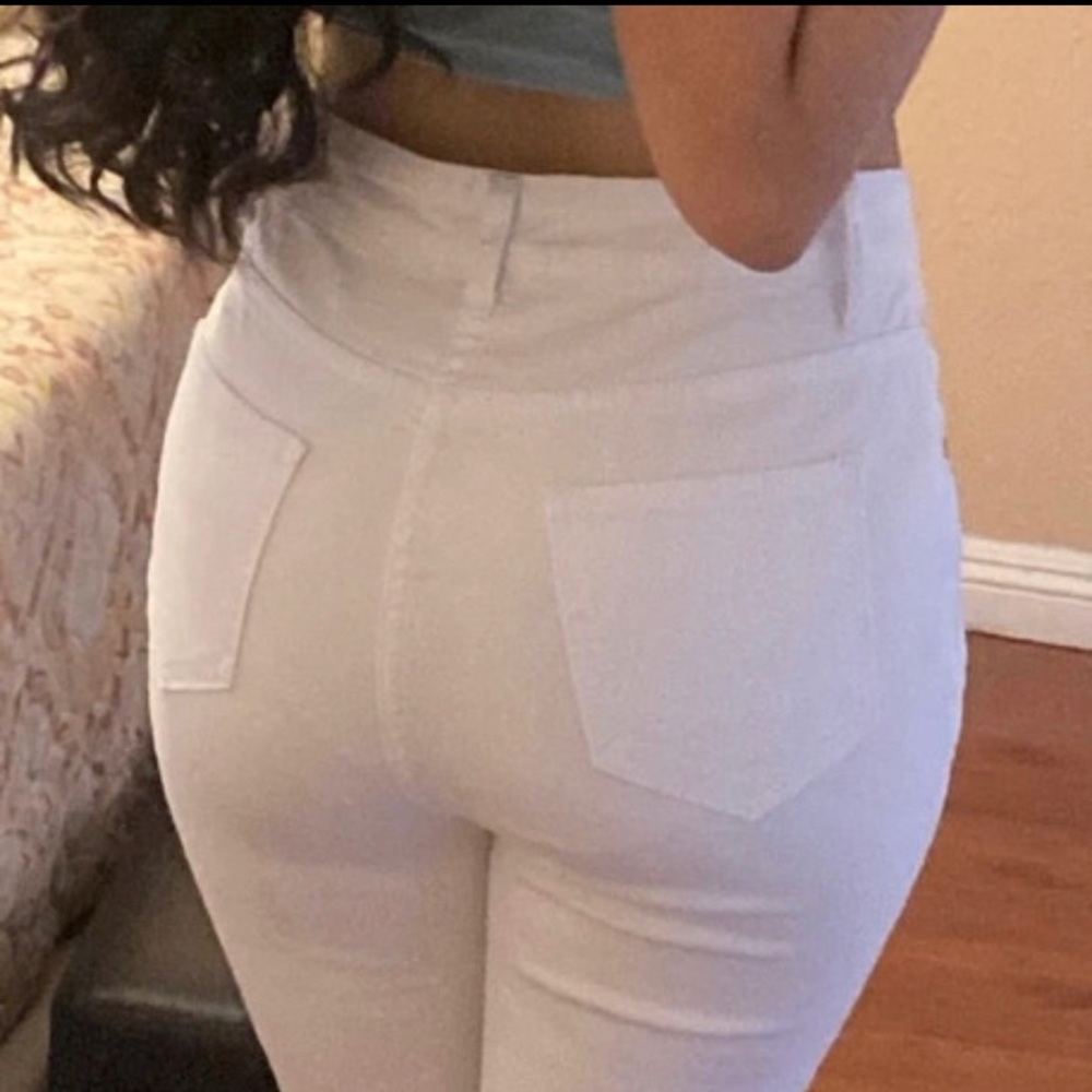 white skinny jeans.